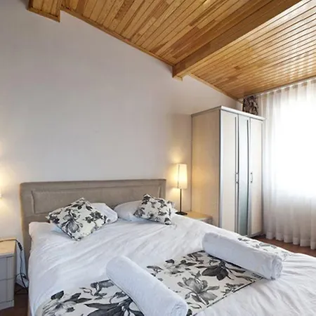 Adonis House Taksim Apartment