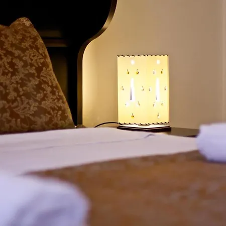 Adonis House Taksim מלון 3*