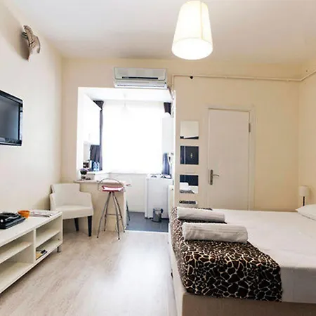 Adonis House Taksim מלון 3*